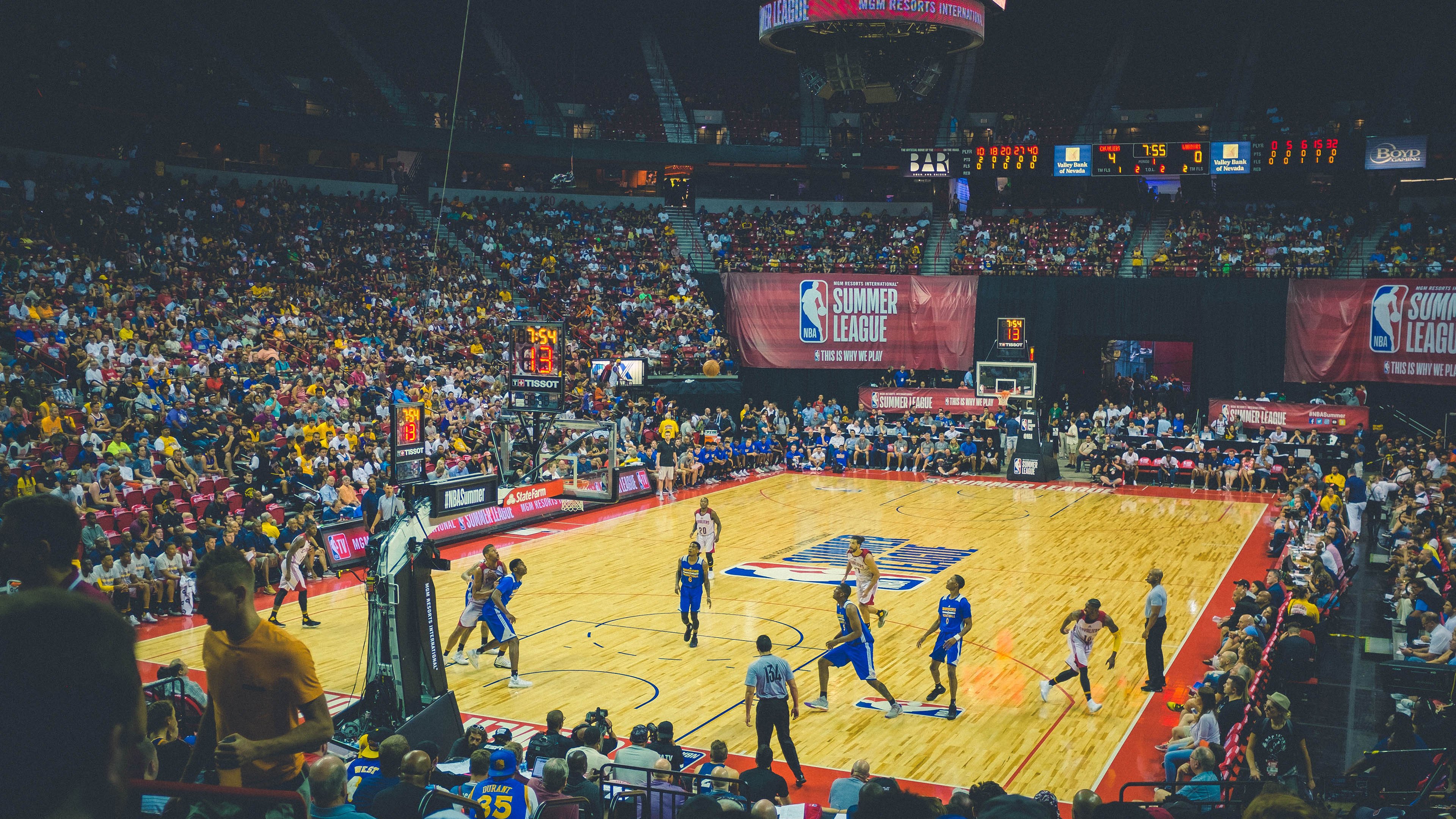 活塞铁壁制霸魔术，2004年NBA总决赛的防守艺术与团队胜利