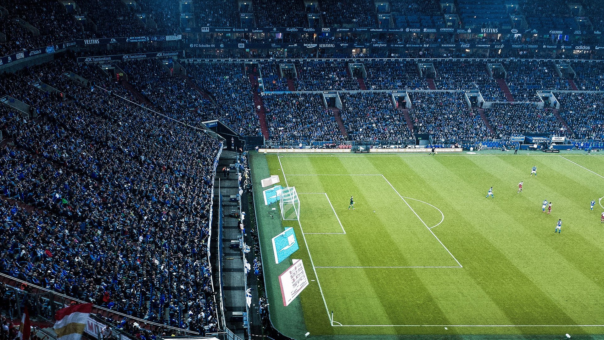 欧冠淘汰赛焦点战，雷霆连续得分压制公牛