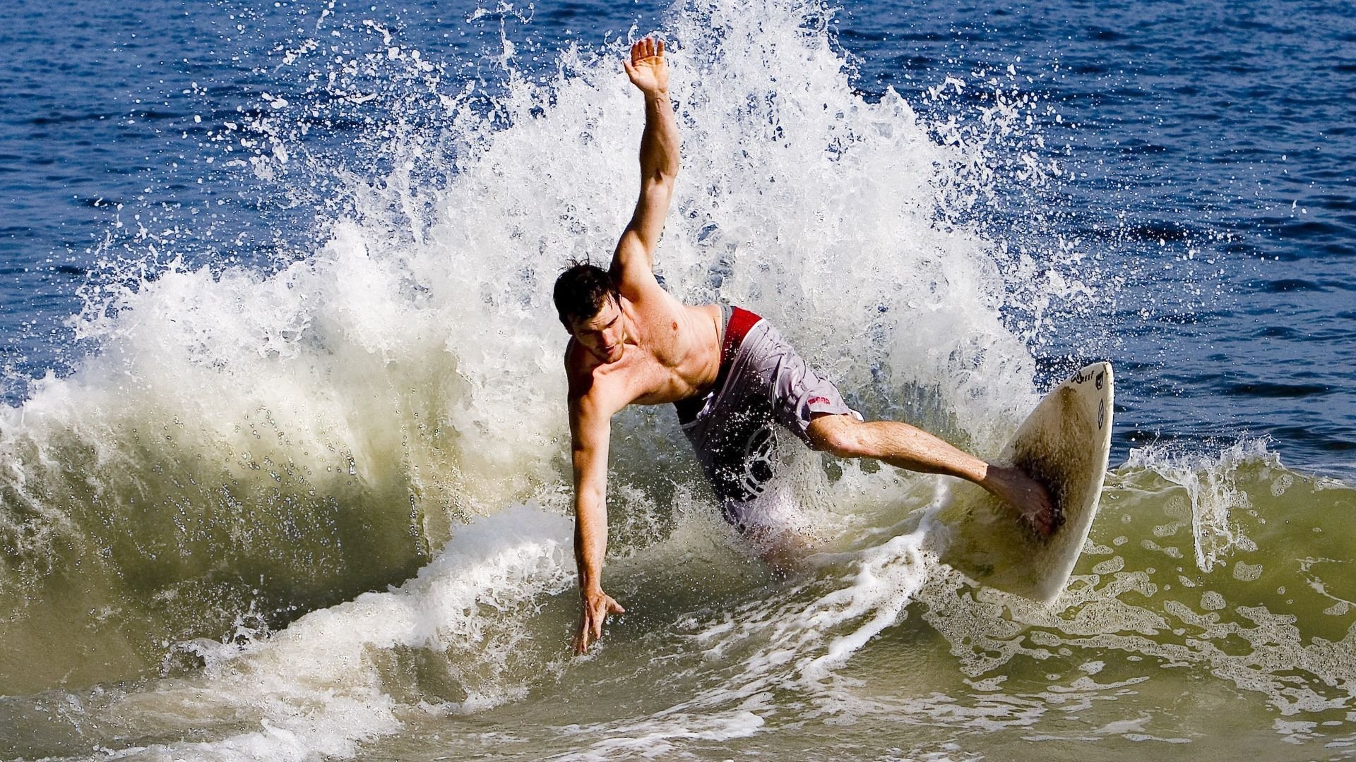 跨界赛场同日双星闪耀，步行者轻取深圳，库里德甲争冠战接管比赛